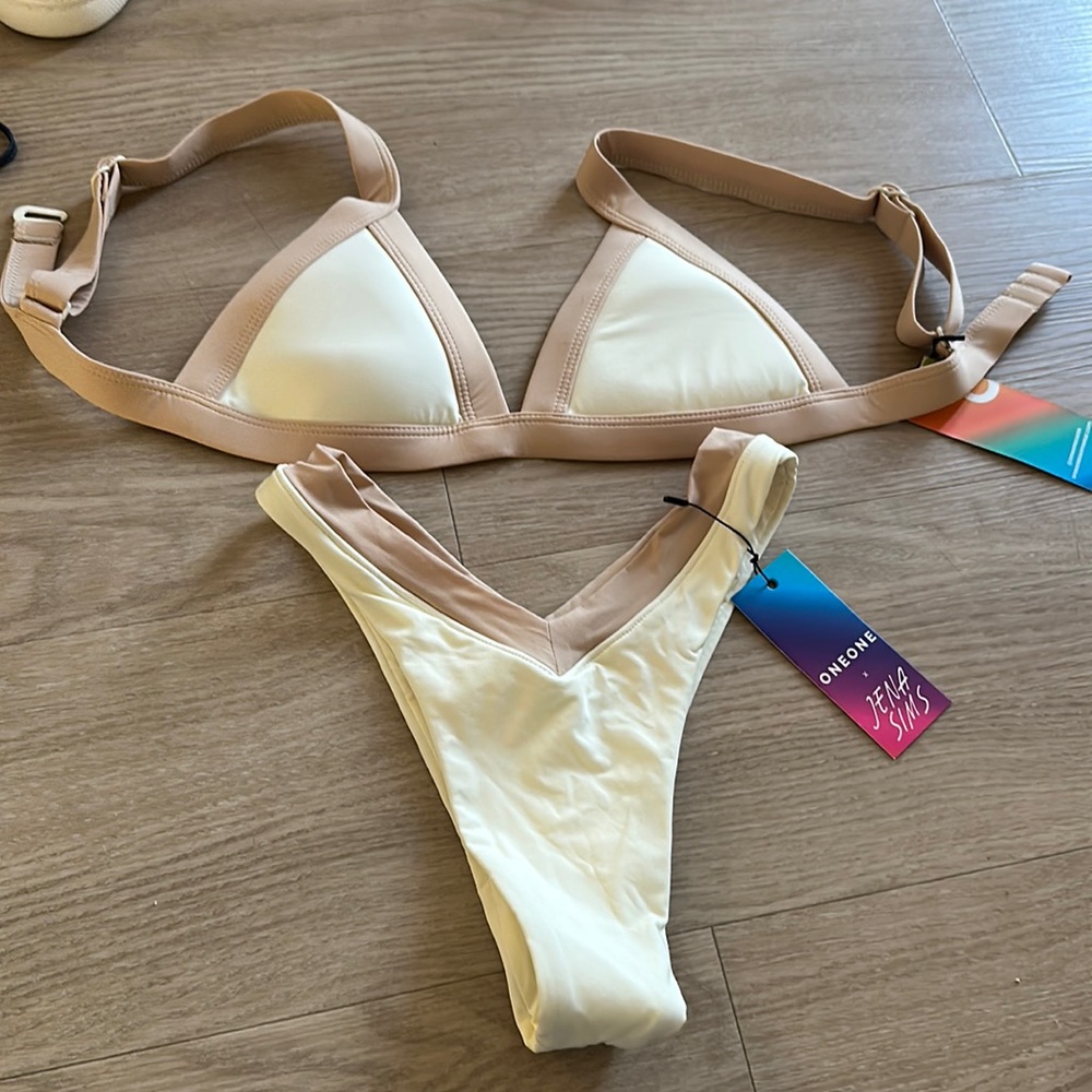 One one swim NWT